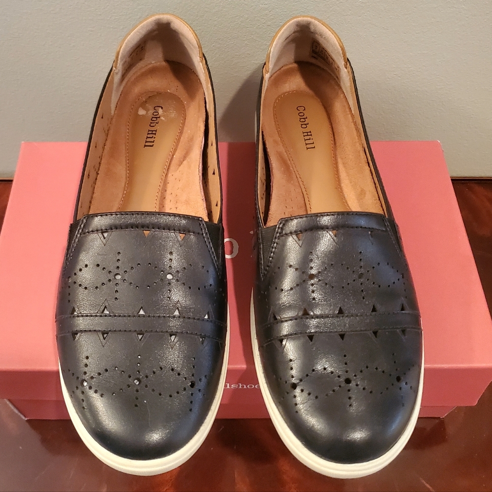 Used Cobb Hill by New Balance Women's Size 9 Black Loafers